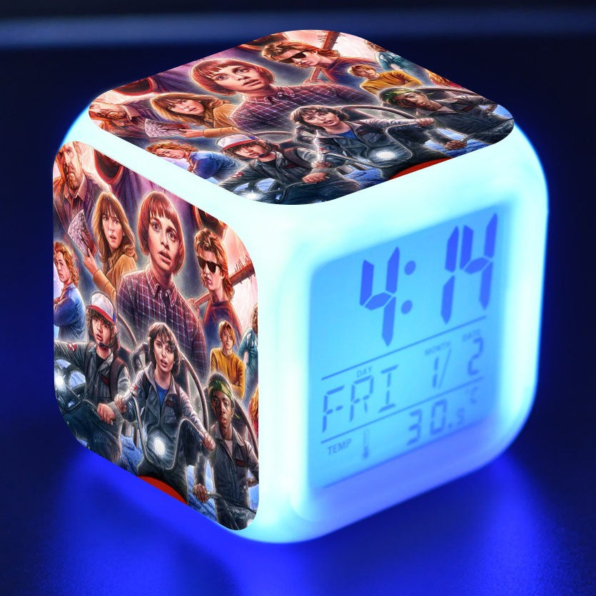 Petit réveil à lumière LED changeant de couleur